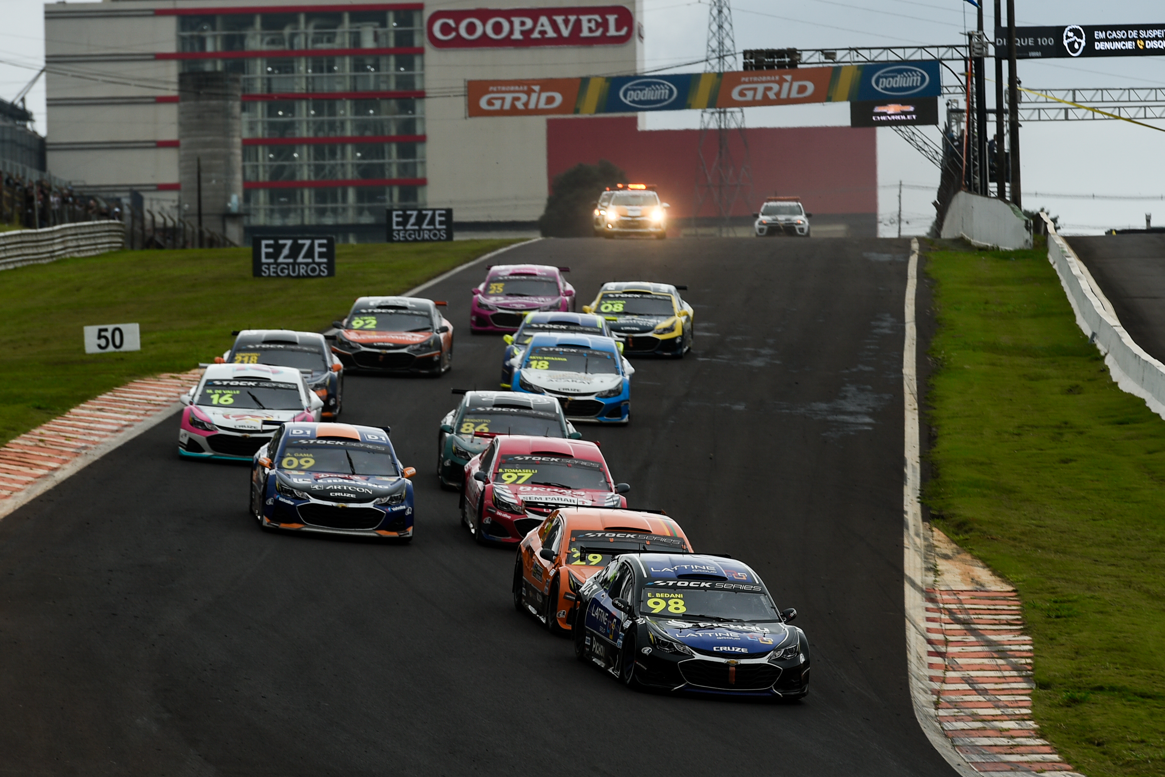 De ponta a ponta, Enzo Bedani vence Corrida 1 da Stock Series e leva dois troféus em Cascavel